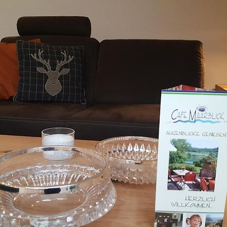 Hotel-Ferienwohnungen Cafe Maarblick ชาลเคินเมียเฮิน ภายนอก รูปภาพ