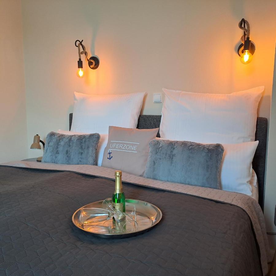 Hotel-Ferienwohnungen Cafe Maarblick ชาลเคินเมียเฮิน ภายนอก รูปภาพ