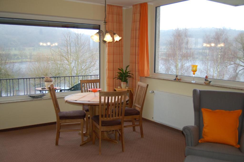 Hotel-Ferienwohnungen Cafe Maarblick ชาลเคินเมียเฮิน ห้อง รูปภาพ